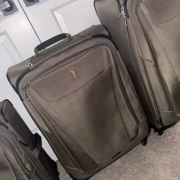 Men's Olive Luggage Bag - Picture 1 of 1